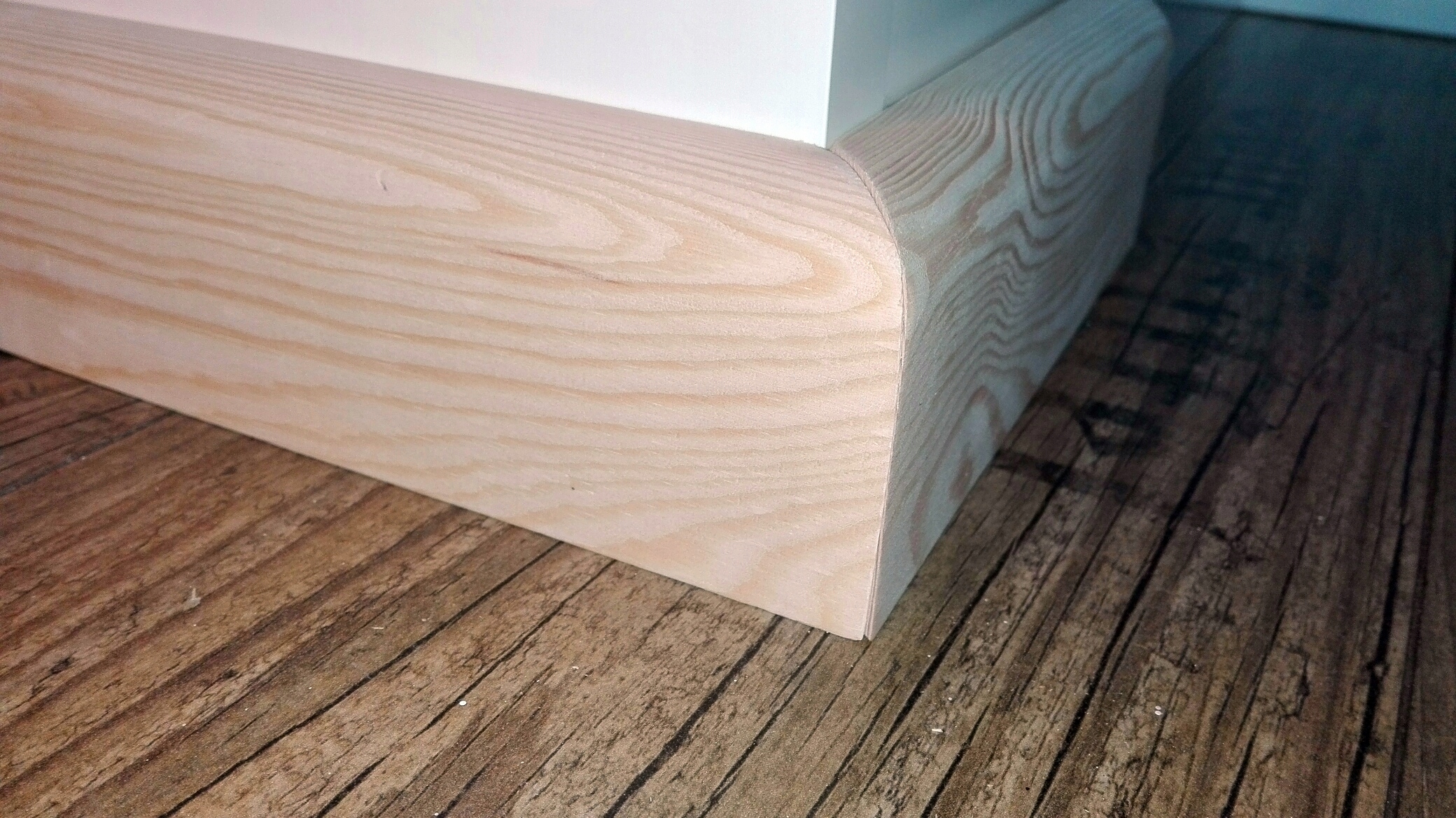 плинтус деревянный для мебели