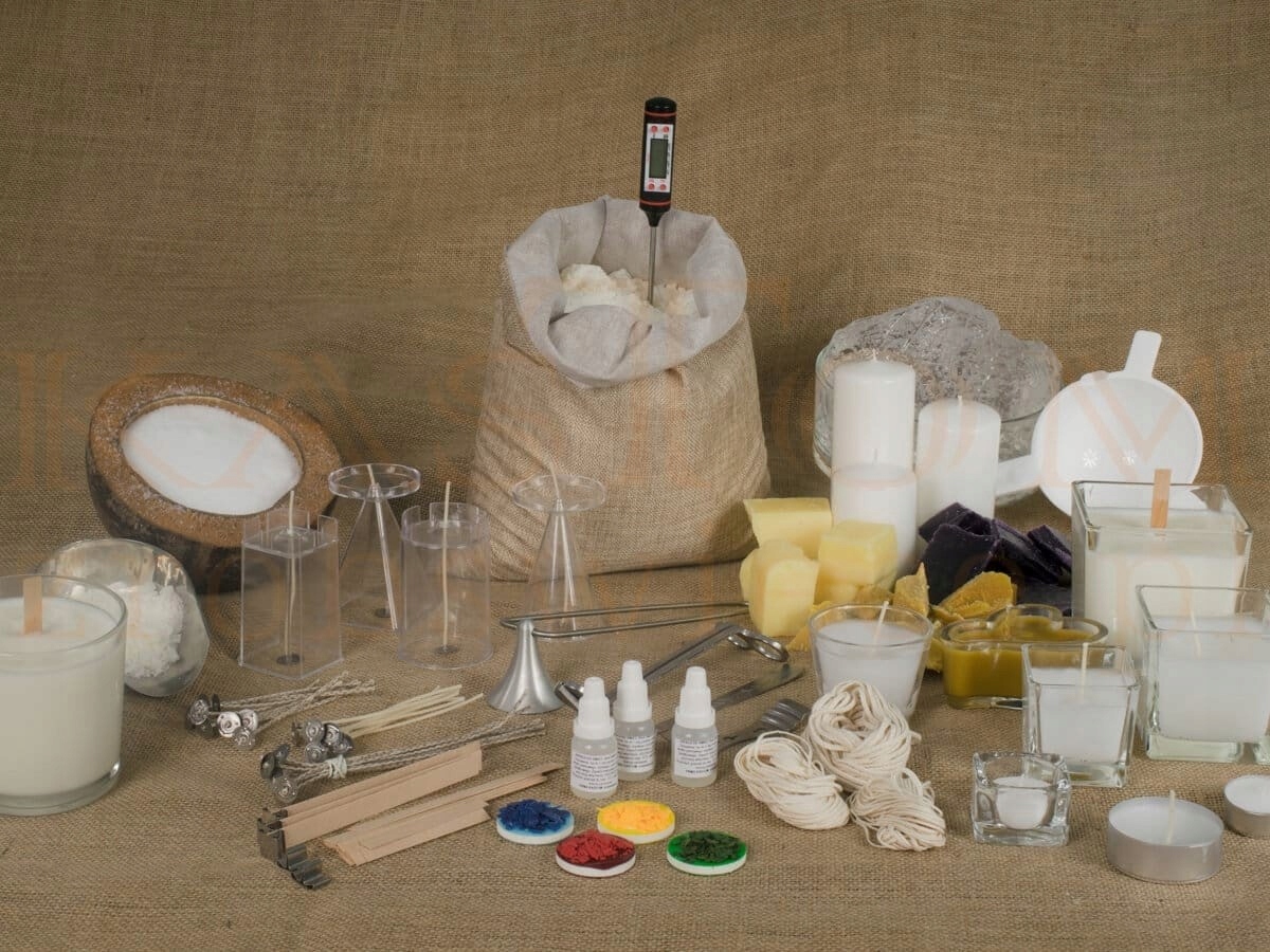 парафин для производства свечей. Scented wax candle свечи. свечи маленькие круглые. свечи с блестками. какой материал для свечей.