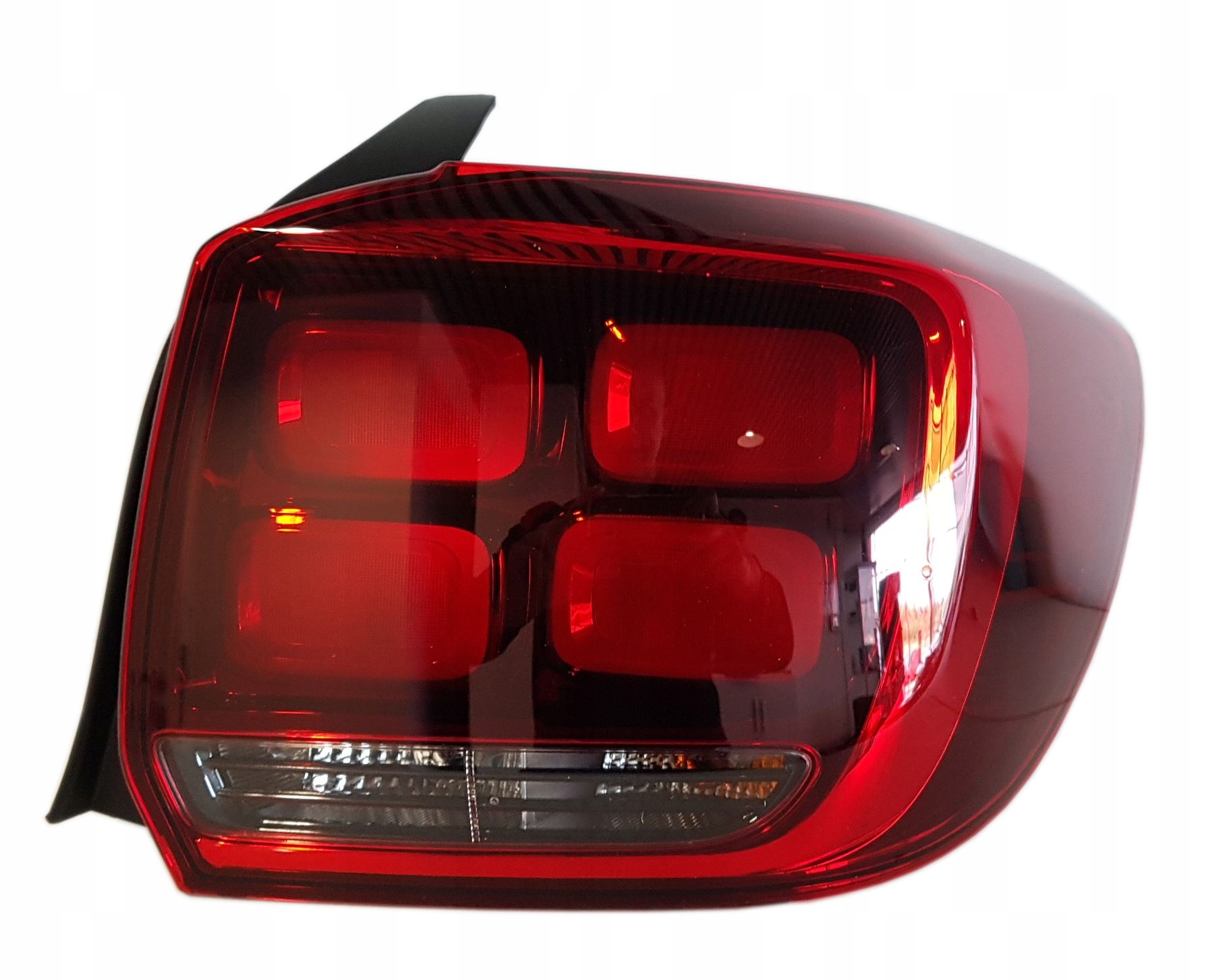 Фонарь логан. Фонарь Рено Логан 2 led. Задние светодиодные фонари Рено Логан 2. Светодиодные фонари Renault Logan 2. Задний фонарь Рено Логан 2.
